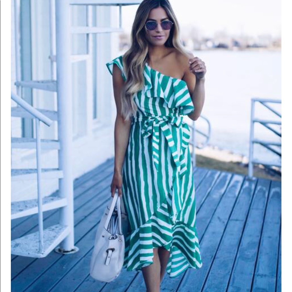 Flying tomato one shoulder green dress